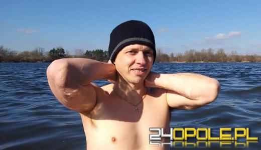 Wyszło słońce. Jedni wybierają wspólne spacery, oni nadal morsują