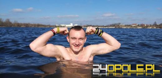 Wyszło słońce. Jedni wybierają wspólne spacery, oni nadal morsują