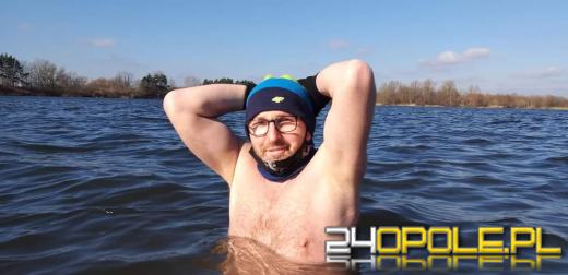 Wyszło słońce. Jedni wybierają wspólne spacery, oni nadal morsują