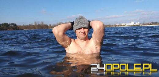 Wyszło słońce. Jedni wybierają wspólne spacery, oni nadal morsują