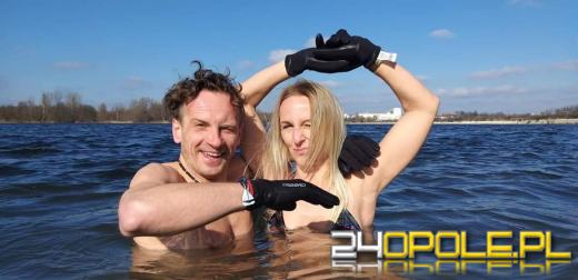 Wyszło słońce. Jedni wybierają wspólne spacery, oni nadal morsują