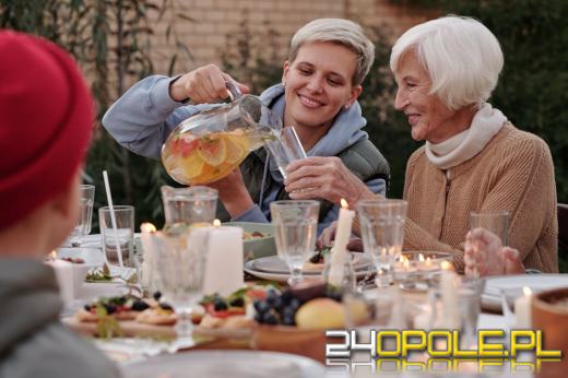 Opieka nad osobami starszymi - pomoc dla rodziny i pracowników