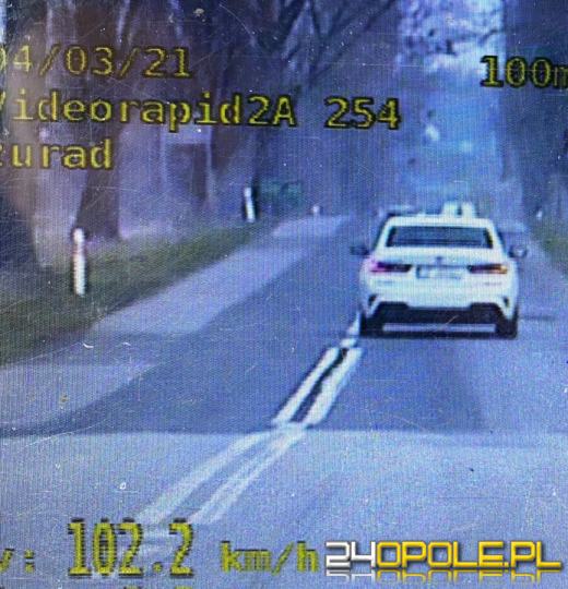 Ponad 100 km/h na "pięćdziesiątce" - stracili uprawnienia