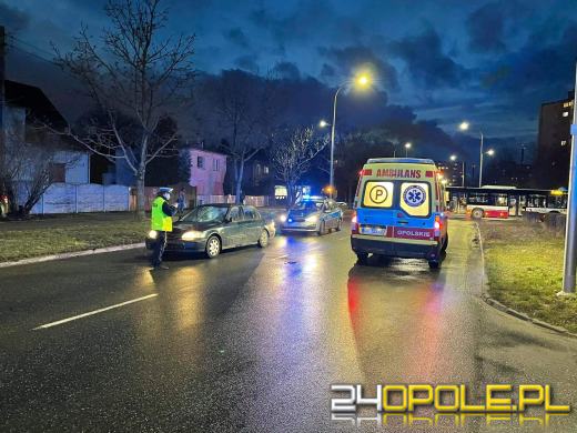 Potrącenie pieszej na Chabrach. Droga jest zablokowana 