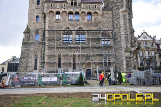 Zamek w Mosznej przechodzi gruntowną renowację