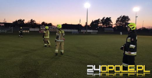 Wypadek podczas prac polowych. Doszło do wkręcenia rąk dziecka w maszynę rolniczą