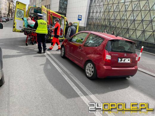 Potrącenie starszej kobiety na ulicy Kośnego w Opolu