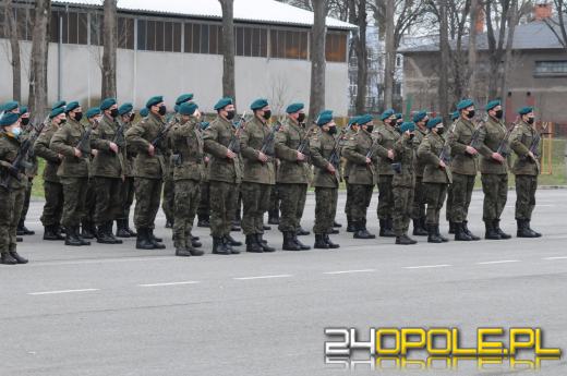 W 10 Brygadzie Logistycznej przysięgali na sztandar