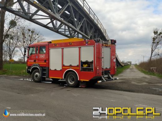 Zderzenie samochodów pod taśmociągiem w Zimnicach Małych