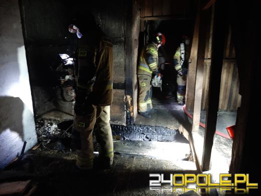 Pożar budynku wielorodzinnego w Gogolinie. W akcji kilka zastępów straży