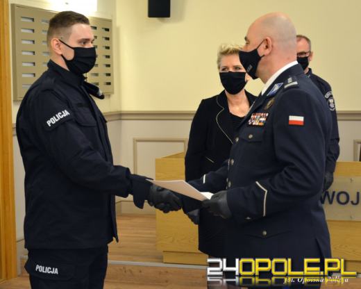 Nowi policjanci ślubowali na sztandar