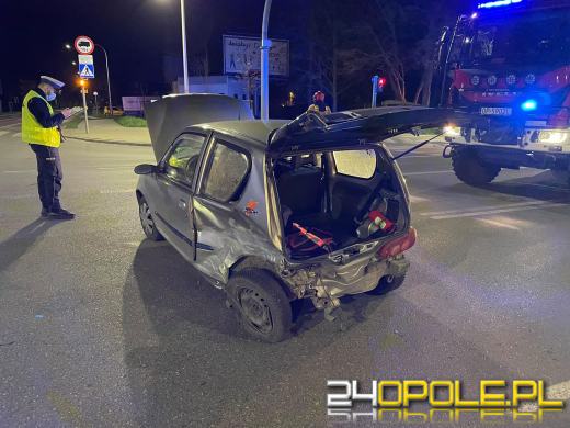 Nocny wypadek na Zaodrzu. Nie działa sygnalizacja świetlna na dużym skrzyżowaniu