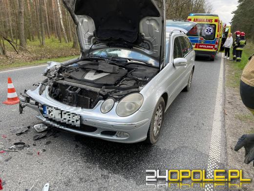 Zderzenie pojazdów w lesie pomiędzy Ligotą Prószkowską i Smolarnią