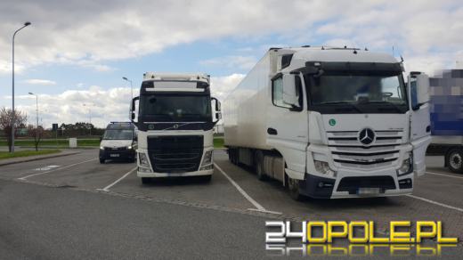 W aucie-chłodni przewozili meble. Wpadli przy kontroli WITD