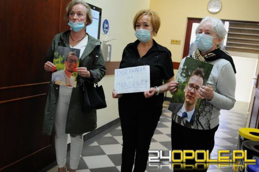 Skatowali 22-latka. Będzie zmiana kwalifikacji czynu, możliwe dożywocie dla zabójcy Maćka