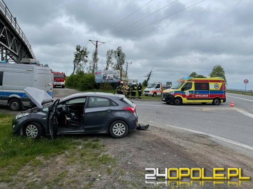 Zderzenie pojazdów w Zimnicach Małych, poszkodowane dwie osoby