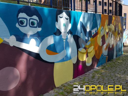 Nowy mural przy Narodowym Centrum Polskiej Piosenki