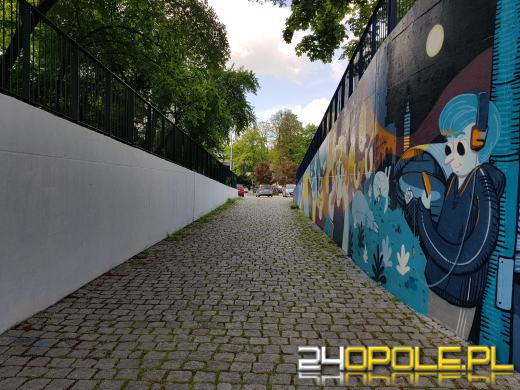 Nowy mural przy Narodowym Centrum Polskiej Piosenki