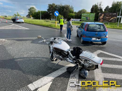 Kierująca Oplem wymusiła pierwszeństwo. Ucierpiał podróżujący jednośladem