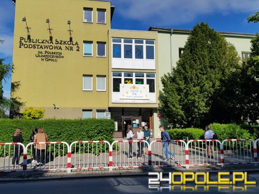 Przed nimi 3 dni egzaminacyjnego "maratonu". Ósmoklasiści rozpoczęli egzaminy