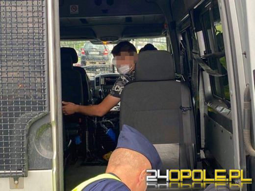 Zatrzymał auto przy kolizji bo chciał pomóc. Wydmuchał 2,5 promila