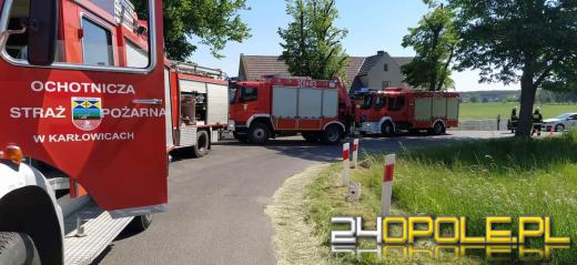 Karłowice. Kierowca osobówki wjechał wprost pod pociąg