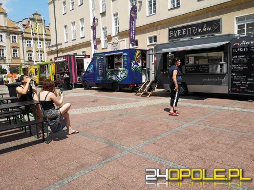 Smacznie na opolskim rynku! Trwa festiwal Food Trucków. 
