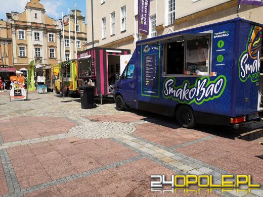 Smacznie na opolskim rynku! Trwa festiwal Food Trucków. 