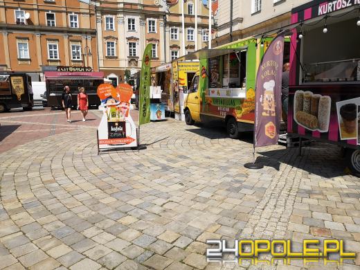 Smacznie na opolskim rynku! Trwa festiwal Food Trucków. 