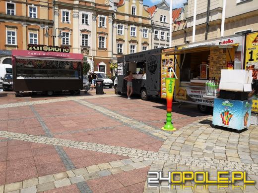 Smacznie na opolskim rynku! Trwa festiwal Food Trucków. 