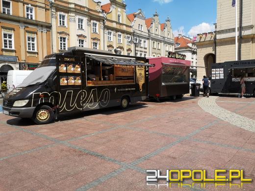 Smacznie na opolskim rynku! Trwa festiwal Food Trucków. 