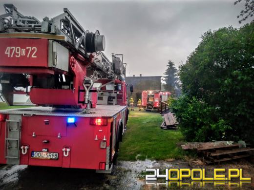 Strażacy walczą ze skutkami ulewy i burzy w województwie opolskim