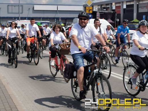 Ruszył 9. Charytatywny Rajd Rowerowy. Blisko 700 osób na starcie! 