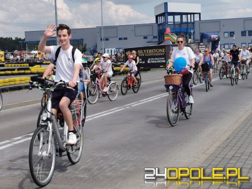 Ruszył 9. Charytatywny Rajd Rowerowy. Blisko 700 osób na starcie! 