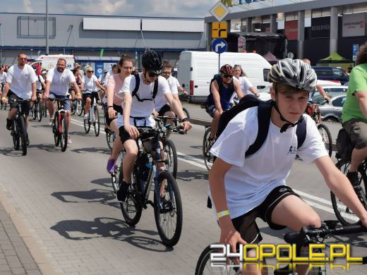 Ruszył 9. Charytatywny Rajd Rowerowy. Blisko 700 osób na starcie! 