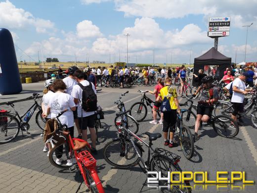 Ruszył 9. Charytatywny Rajd Rowerowy. Blisko 700 osób na starcie! 