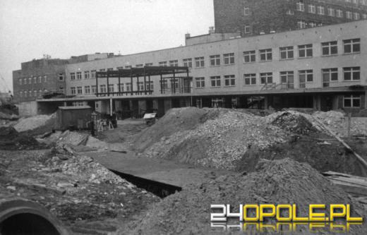 Uniwersytecki Szpital Kliniczny w Opolu świętuję 30-lecie - zobacz archiwalne zdjęcia 