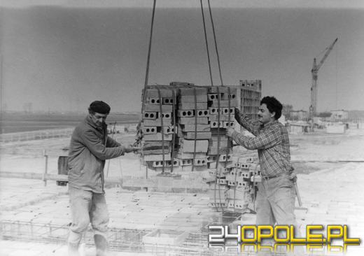 Uniwersytecki Szpital Kliniczny w Opolu świętuję 30-lecie - zobacz archiwalne zdjęcia 