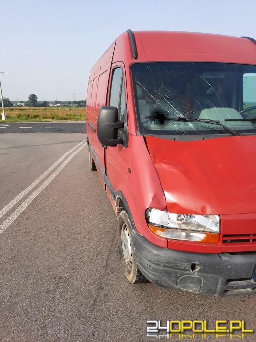 Potrącenie rowerzysty w Namysłowie. Ciężko ranny mężczyzna trafił do szpitala