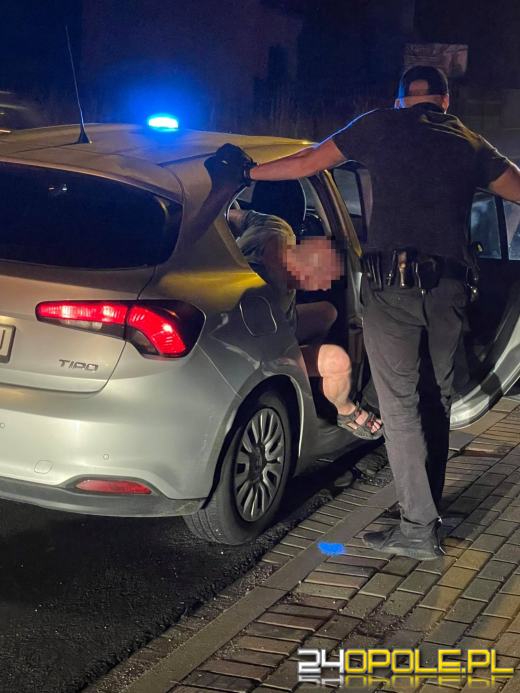 Wjechał na posesję w Chmielowicach. 49-latek był kompletnie pijany