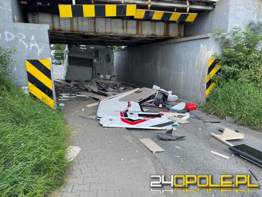 Kierujący kamperem nie zmieścił się pod wiaduktem na Krapkowickiej