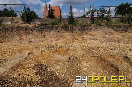 Trwa ekshumacja więziennego cmentarza w Strzelcach Opolskich