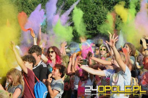 Bańki mydlane i kolorowe wystrzały na osiedlu Armii Krajowej