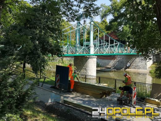 Brak przejścia przez opolski "Zielony mostek". Rozpoczęła się jego renowacja