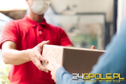 Cała prawda o zarobkach kurierów. Pensja niby w porządku, ale...