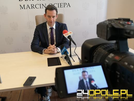 Marcin Ociepa pozostaje sekretarzem stanu w MON. Pozostaje posłem bezpartyjnym