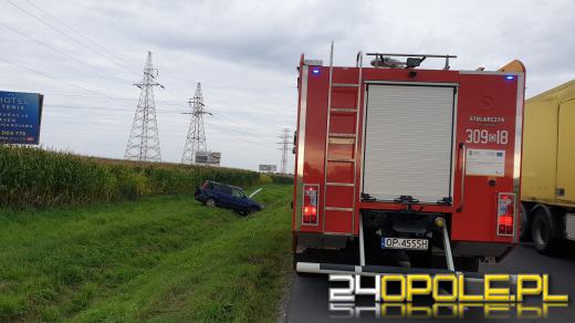 Honda dachowała na obwodnicy Opola. Kierowca pod wpływem alkoholu