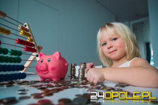 Skarbonka, kieszonkowe, karta. Jak nauczyć dzieci oszczędzania