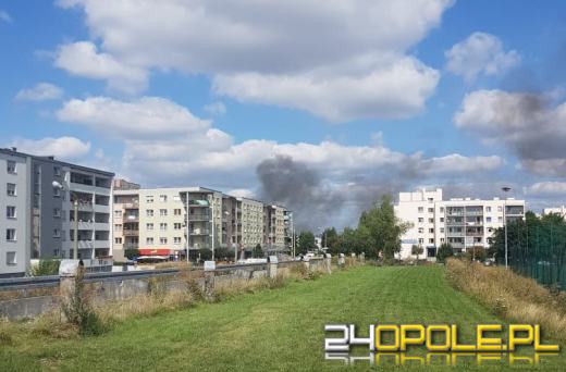 Pożar samochodu na budowie drogi łączącej Bielską i Sieradzką