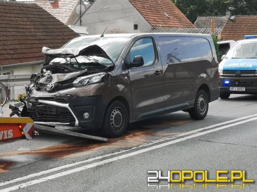 3 pojazdy zderzyły się w Dobrzeniu Wielkim. Są utrudnienia w ruchu 